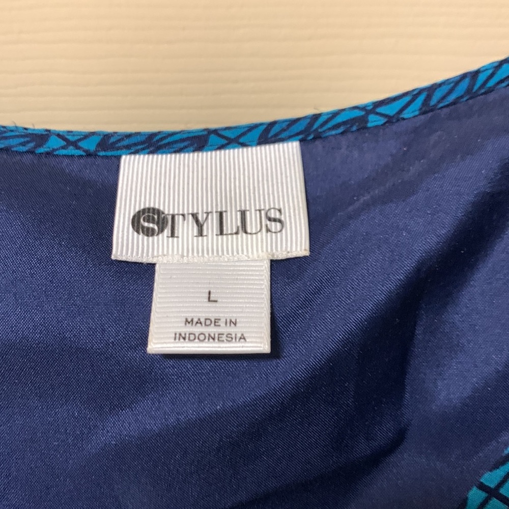 Top - Picture 3 of 4